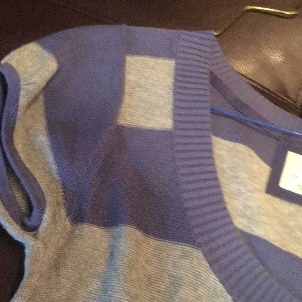 Sweater - Picture 2 of 4